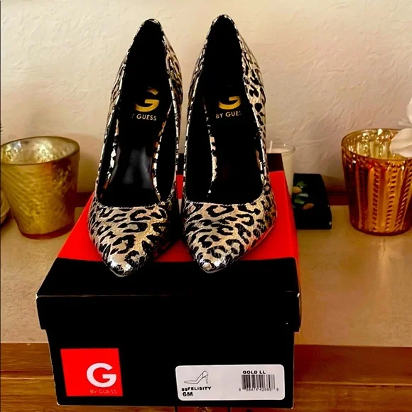 Leopard print Gold colored pumps by Guess in size 6! - Picture 3 of 10
